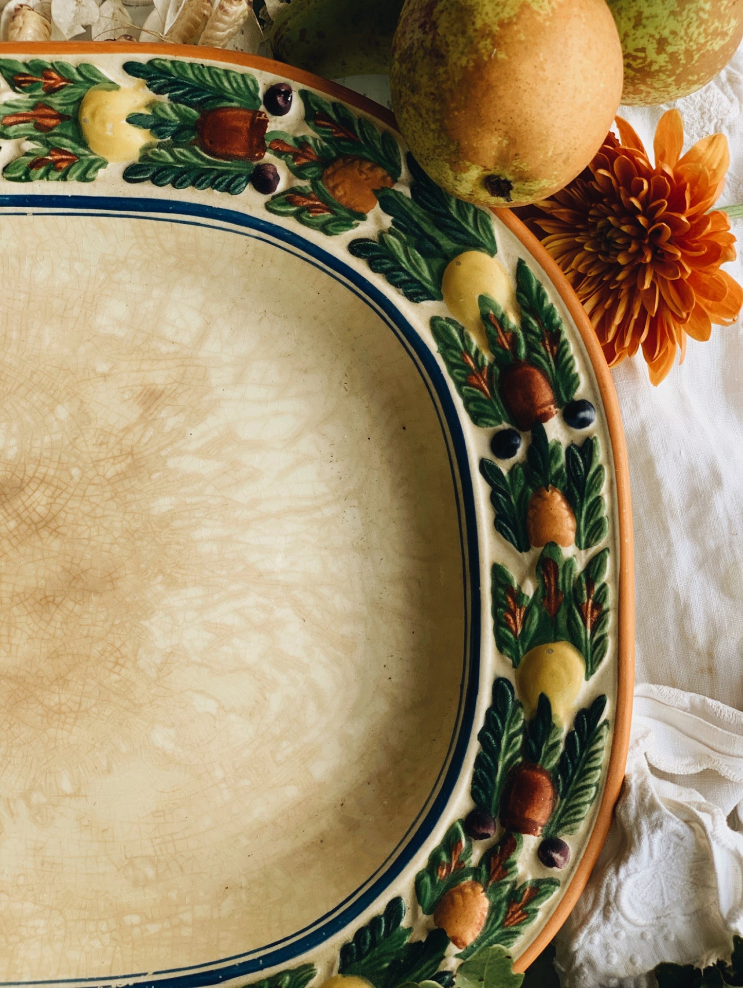 Antique Festive Wreath Platter Dish (UK SHIPPING ONLY)