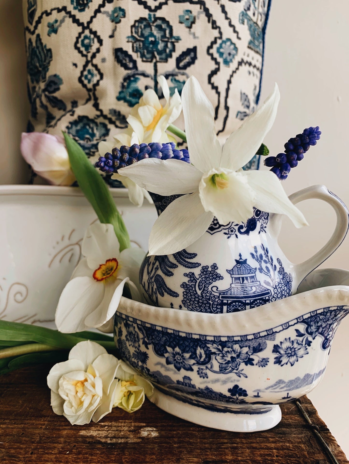 Vintage Churchill Oriental Swallows Jug