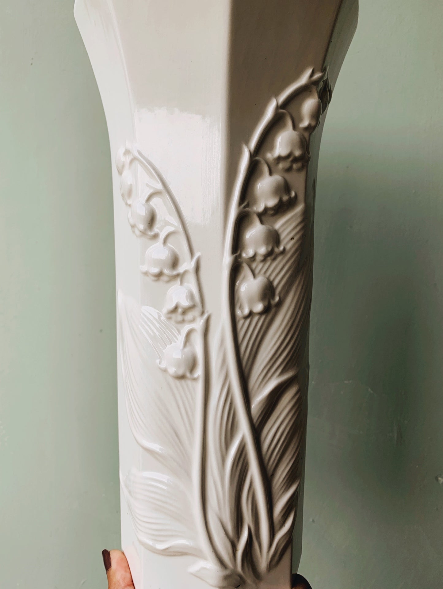 Large Lily of the Valley Vintage Relief Vase (UK SHIPPING ONLY)
