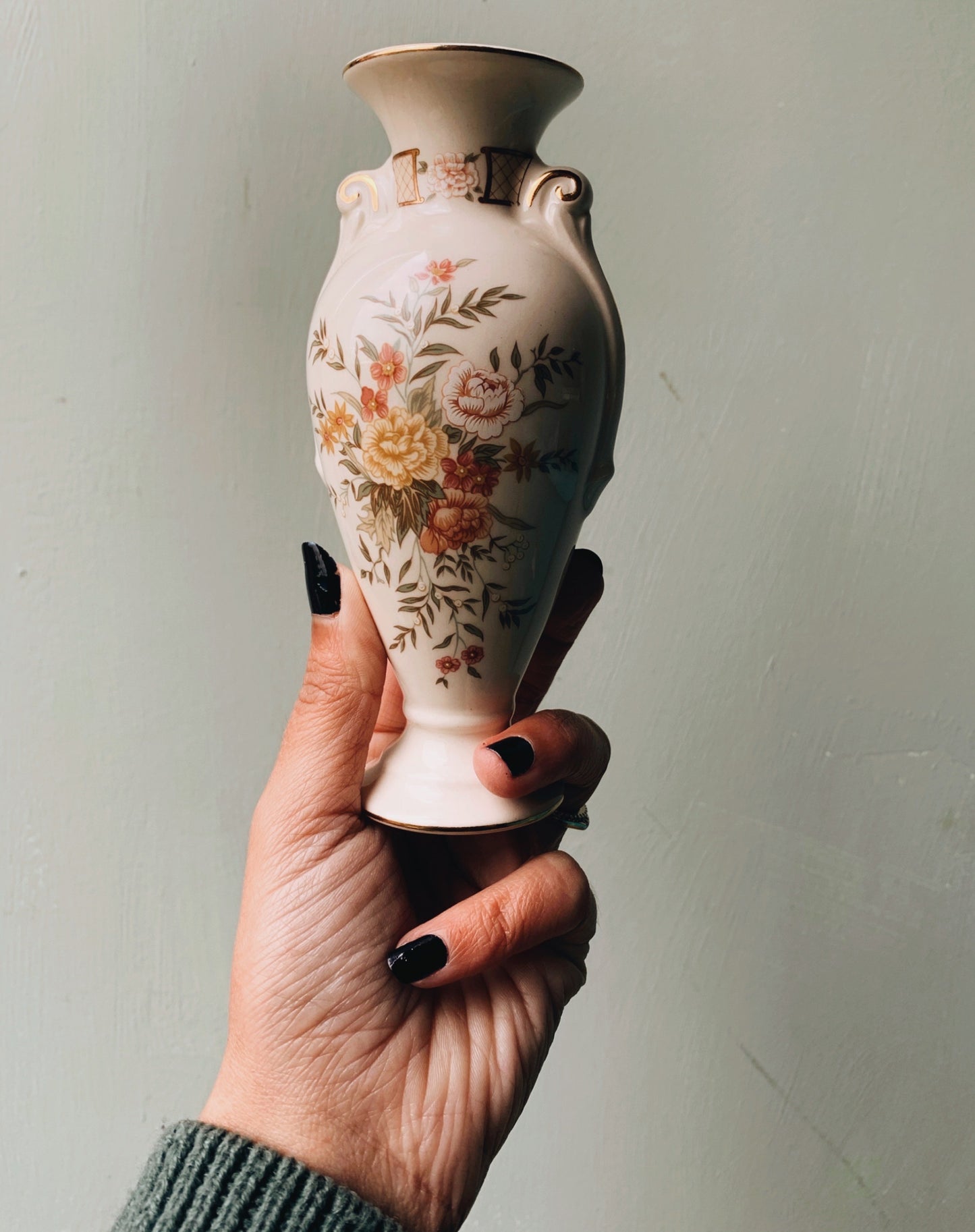 Vintage Floral Posy Urn