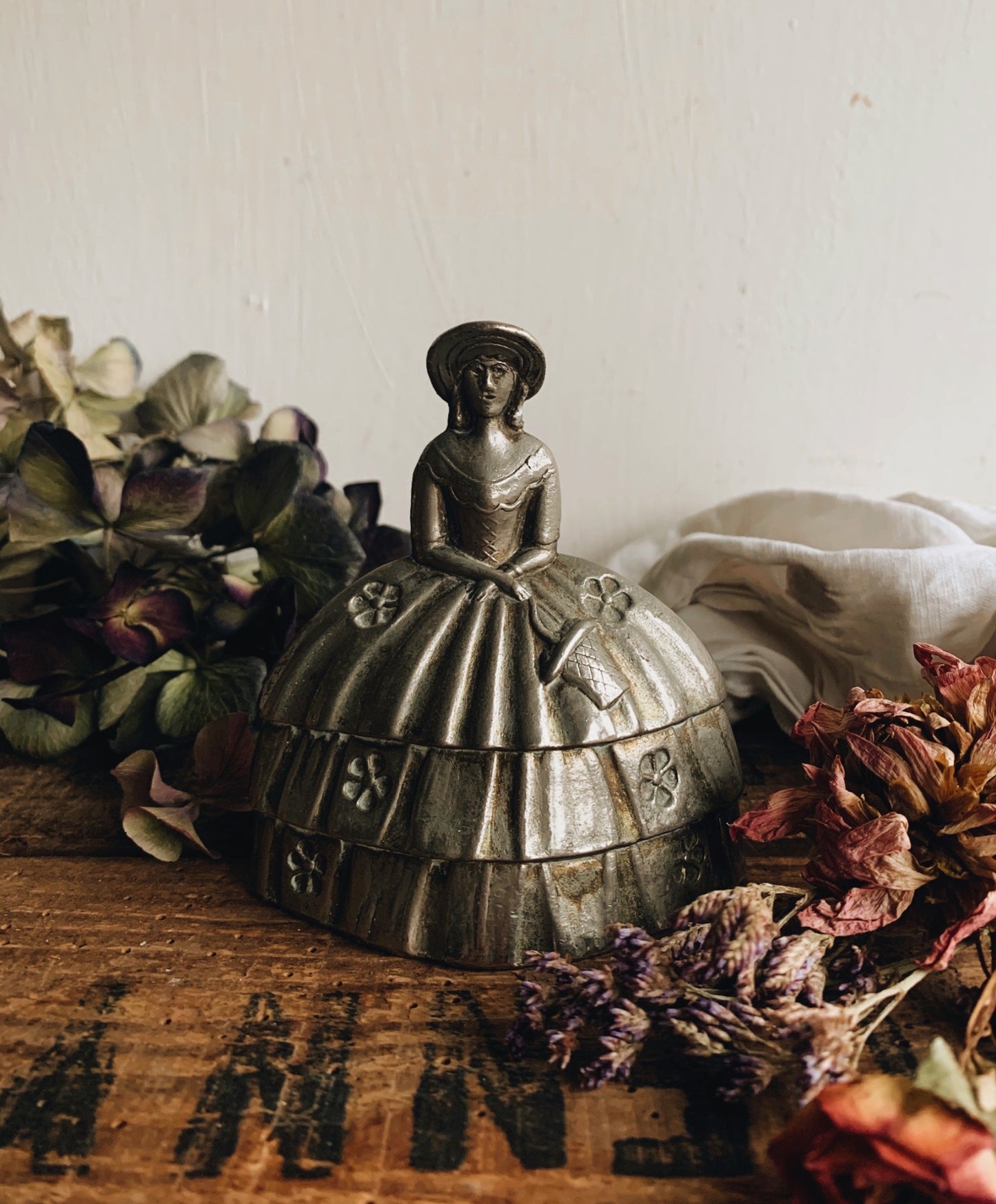 Vintage Fair Lady Bell