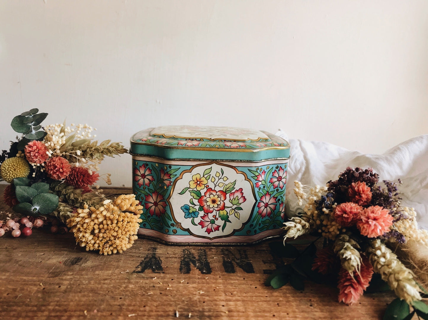 Vintage Floral Bird Tin