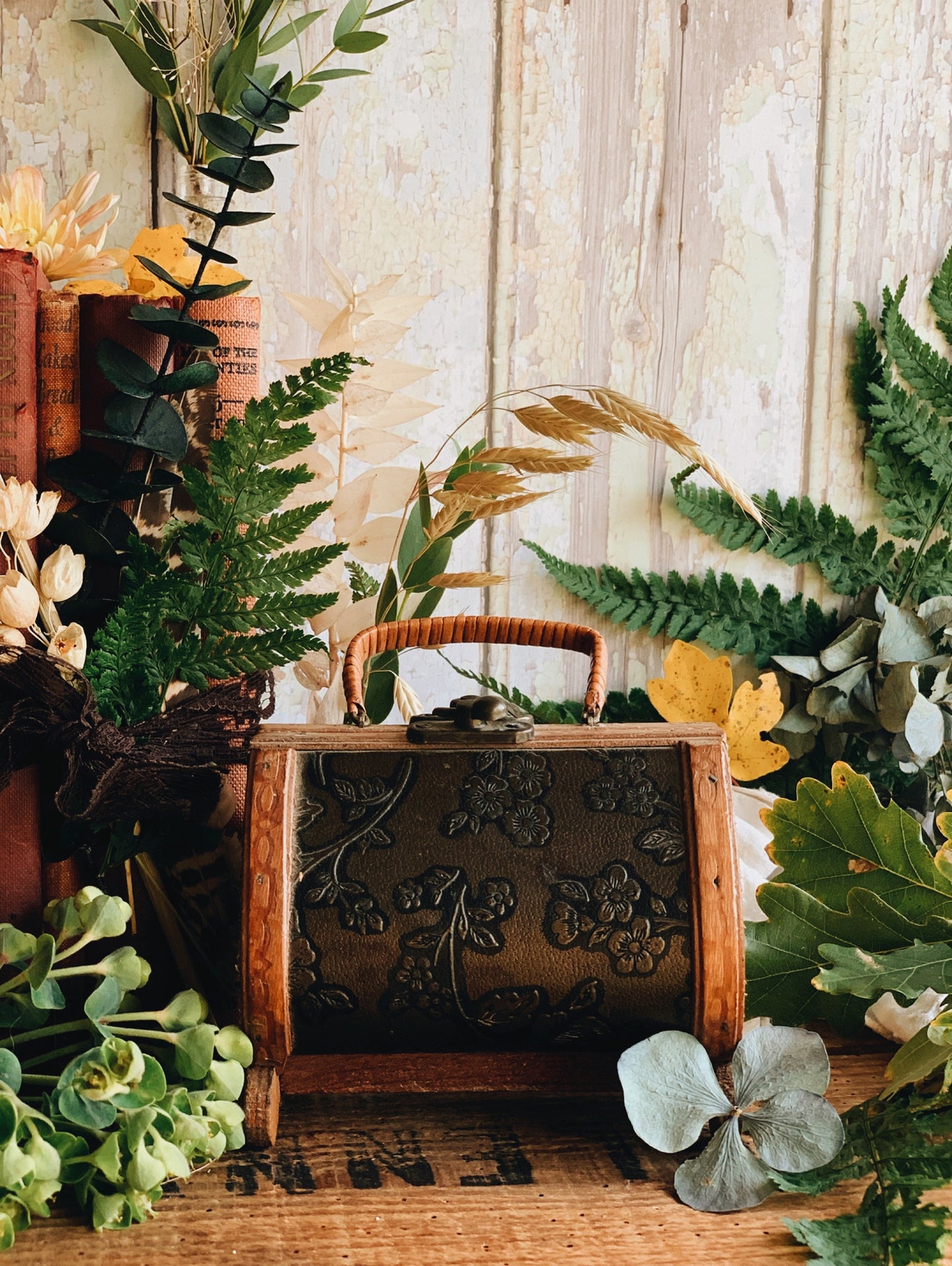 Antique Wooden Handmade Handbag (box)