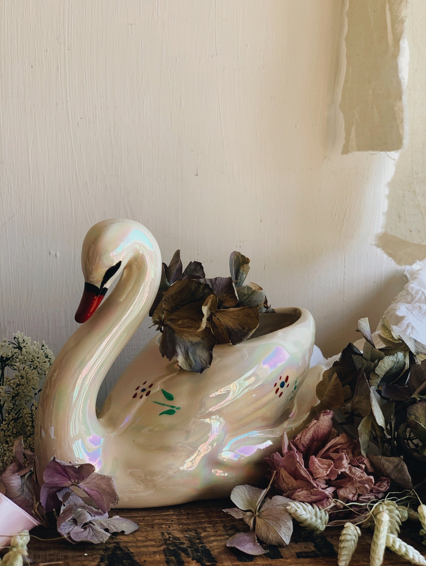 Vintage Medium Swan Planter with Floral Detailing