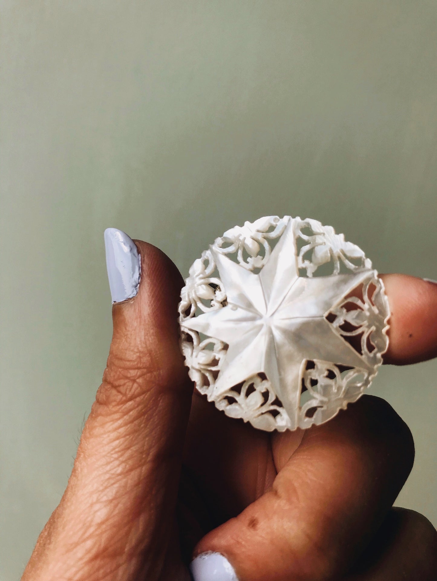 Vintage Mother of Pearl Round Decorative Broach - Stone & Sage