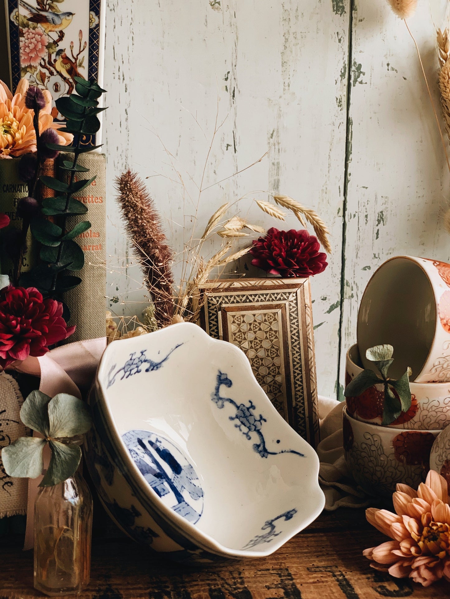 Vintage Hand~painted Oriental Narrative Bowl