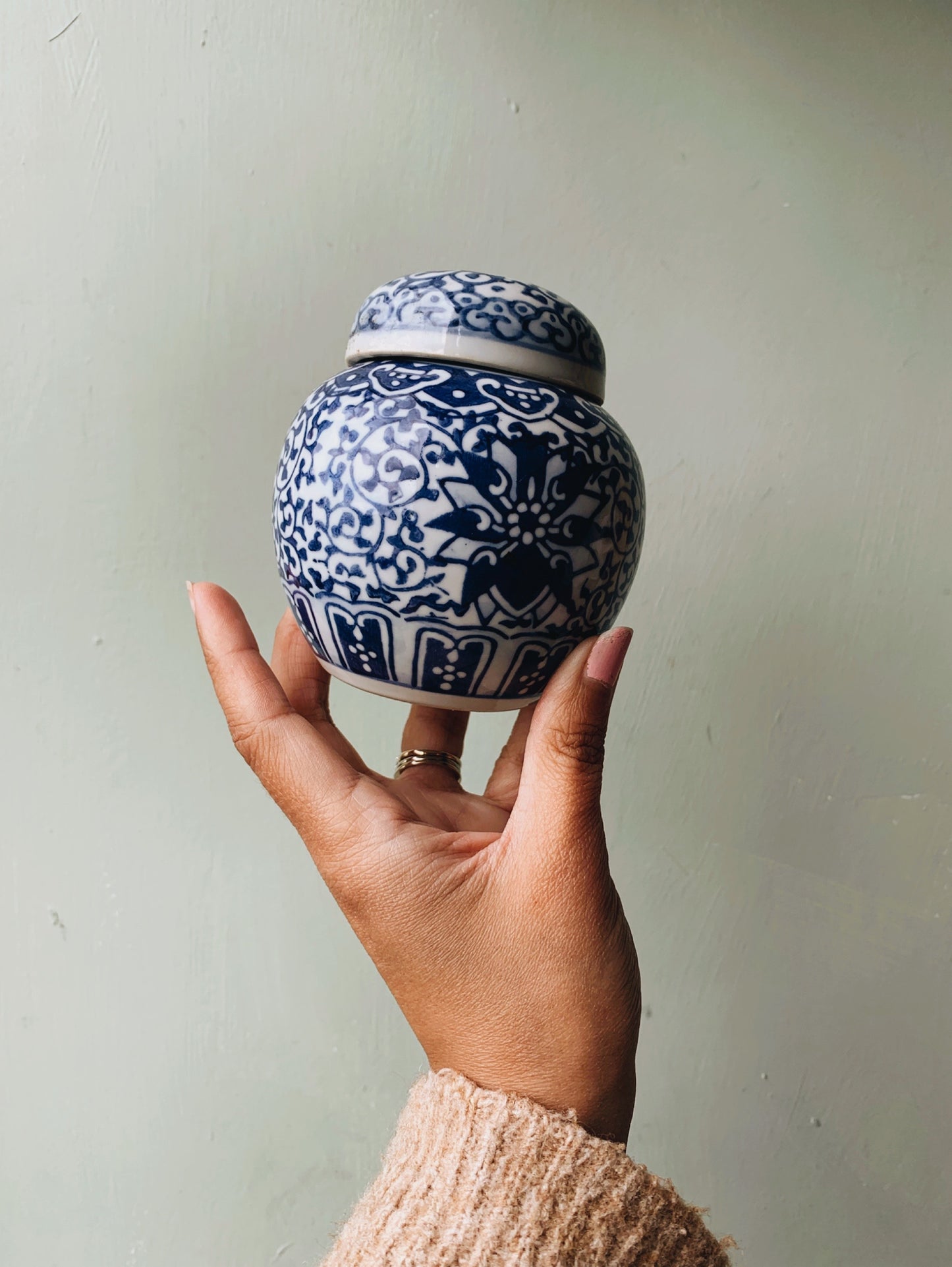 Vintage Ming Ginger Jar