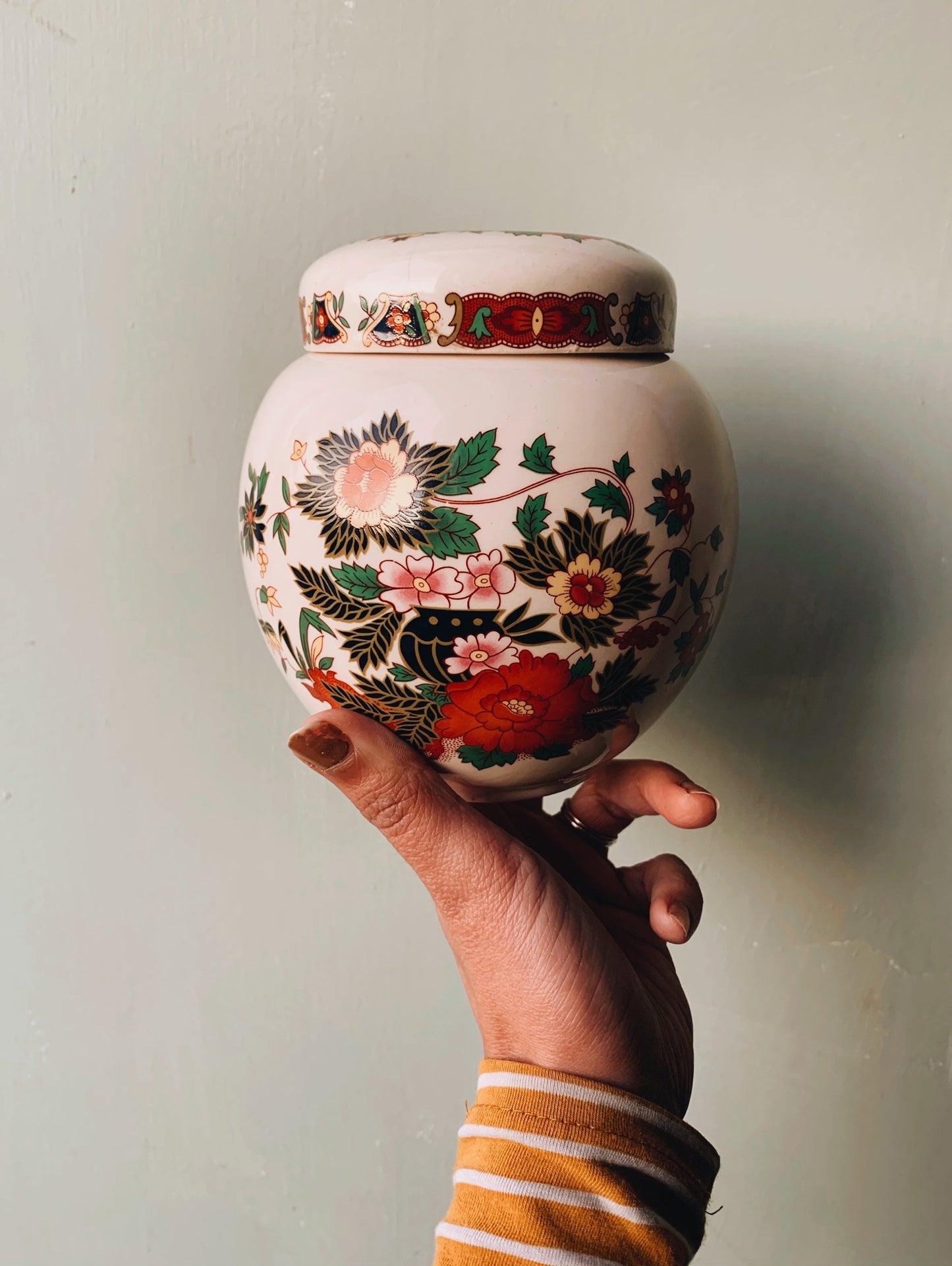 Vintage Floral Sadler Ginger Jar with Lid
