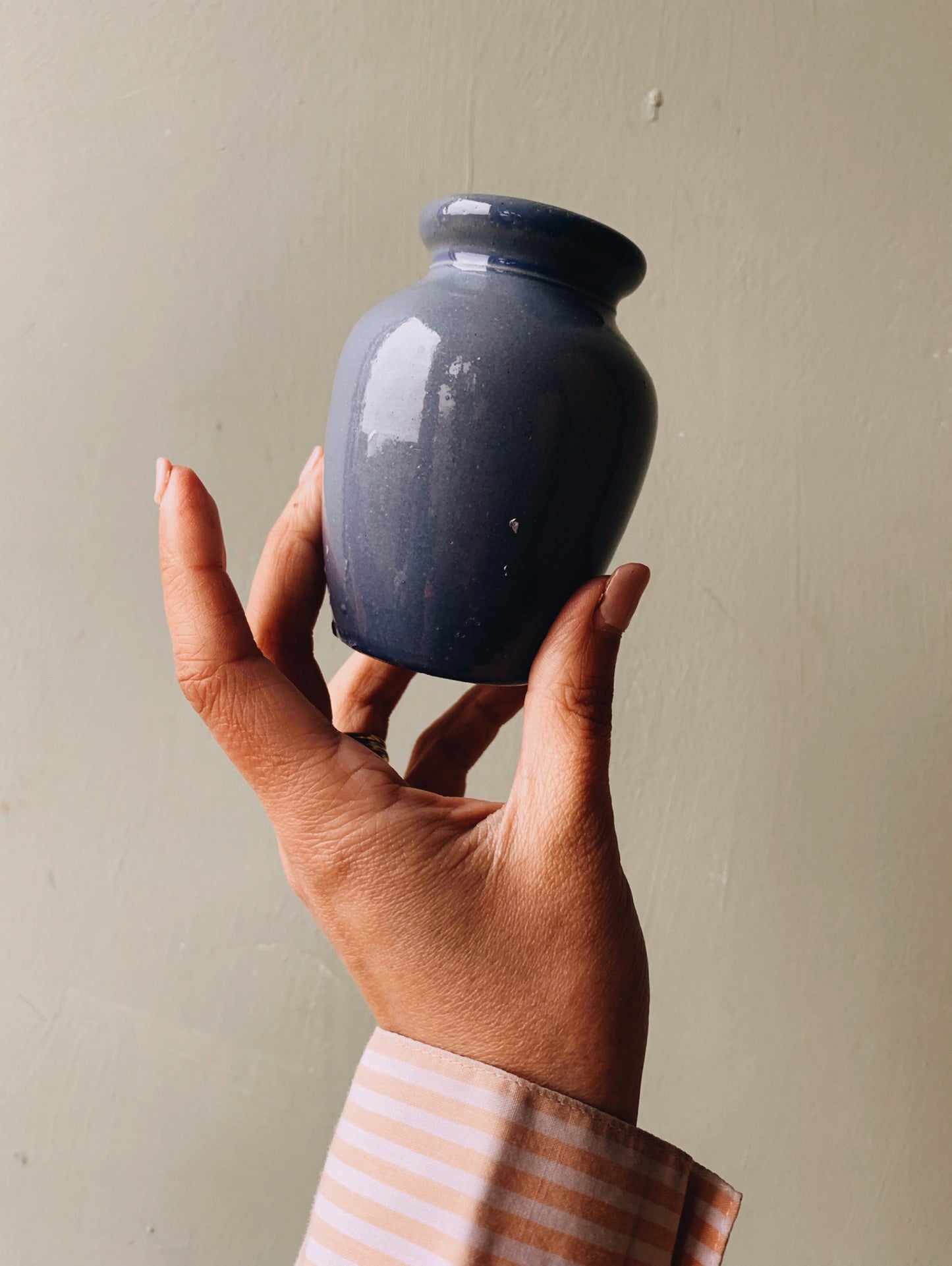 Antique Cornflower Blue Ronik Pot