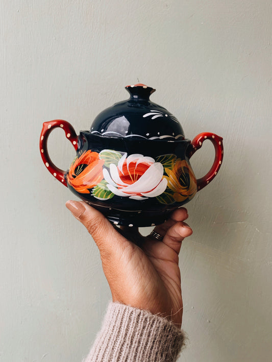 Vintage Folksy Floral Pot