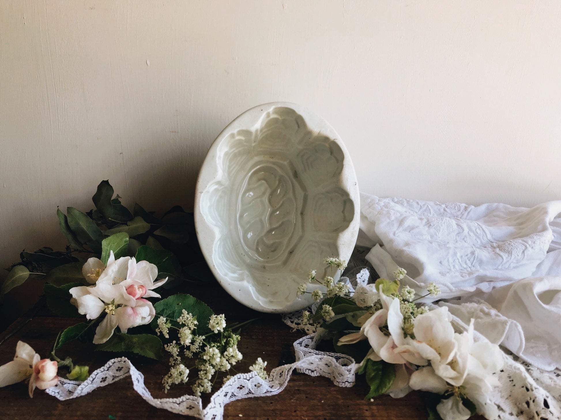 Antique Large White Decorative Mould - Stone & Sage 