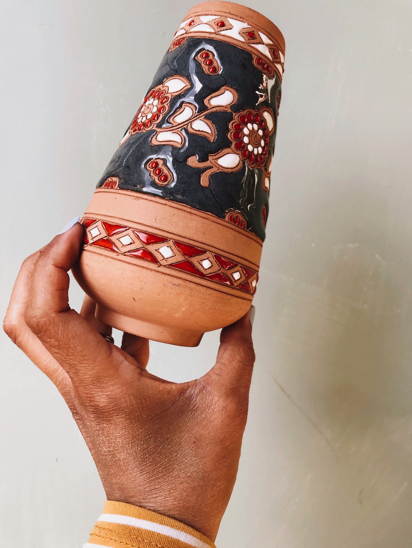 Hand~thrown Decorative Terracotta Vase