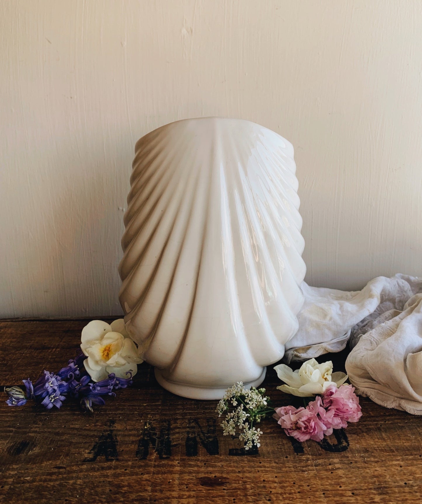 Vintage Art Deco Shell Scalloped Vase