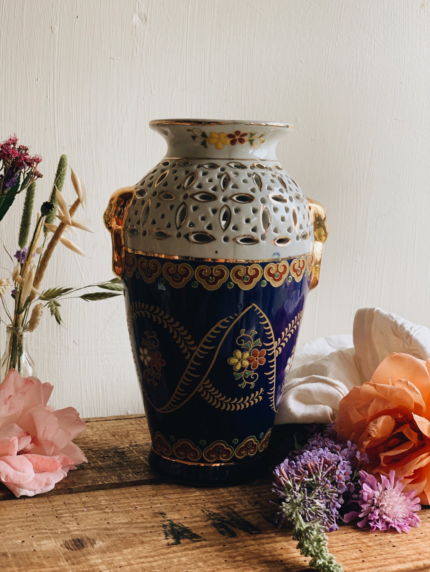 Vintage Decorative Rocco Vase with Gilt Detailing