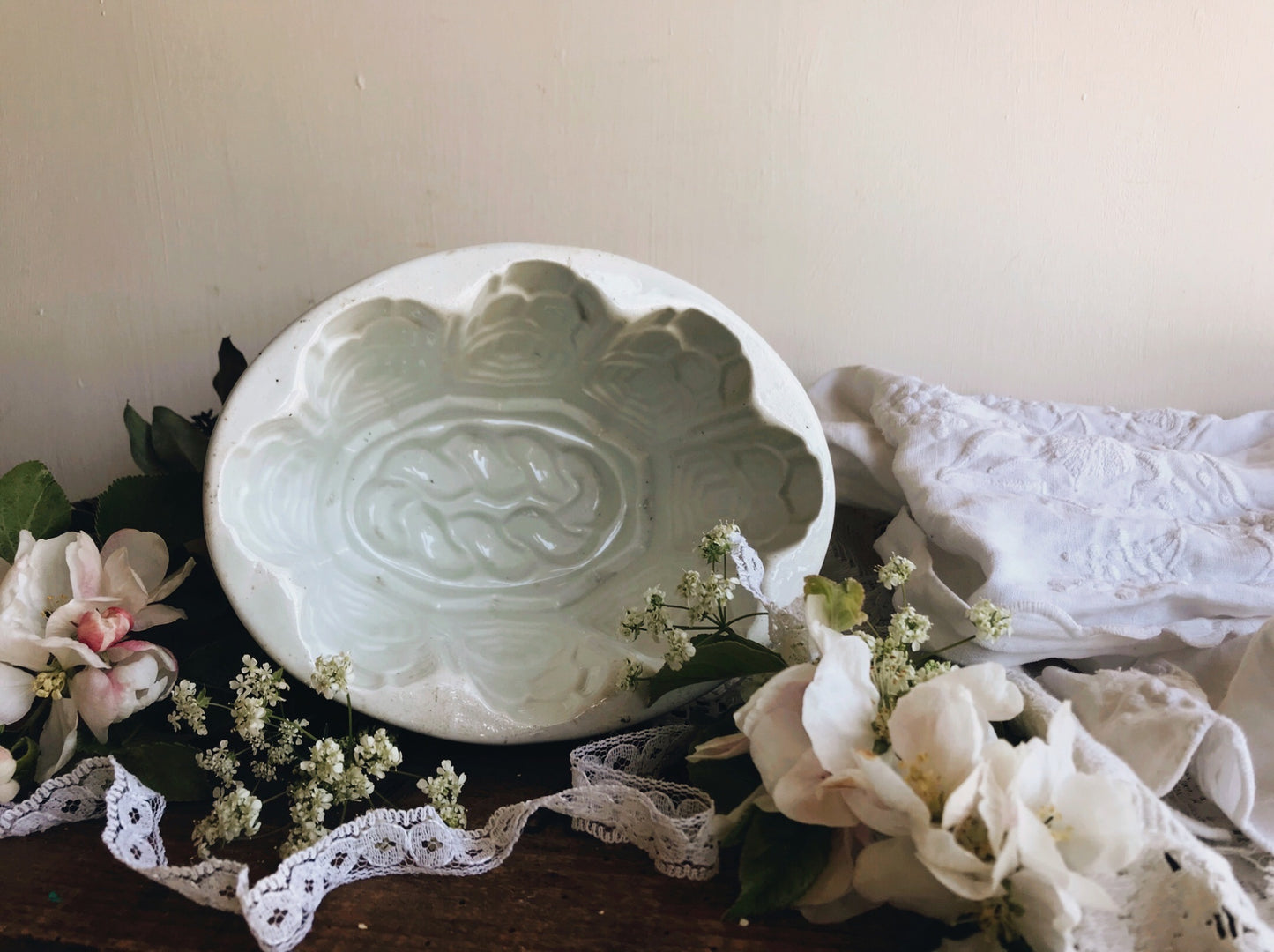 Antique Large White Decorative Mould - Stone & Sage 