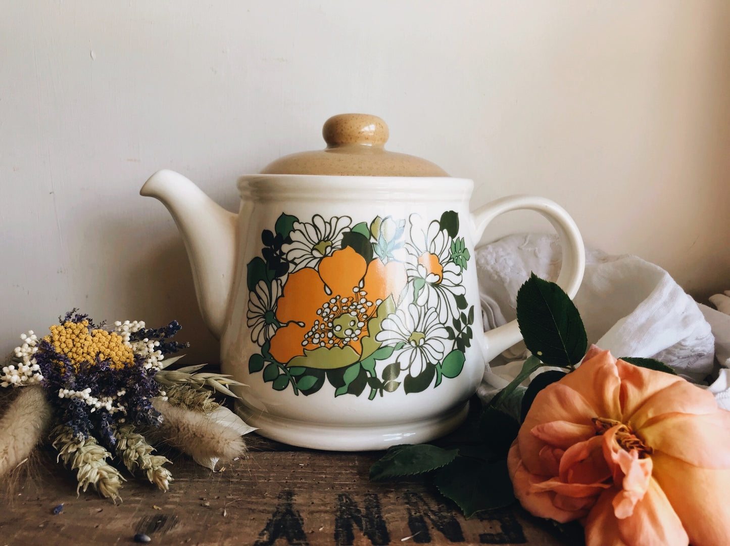 Retro Sadler Floral Teapot