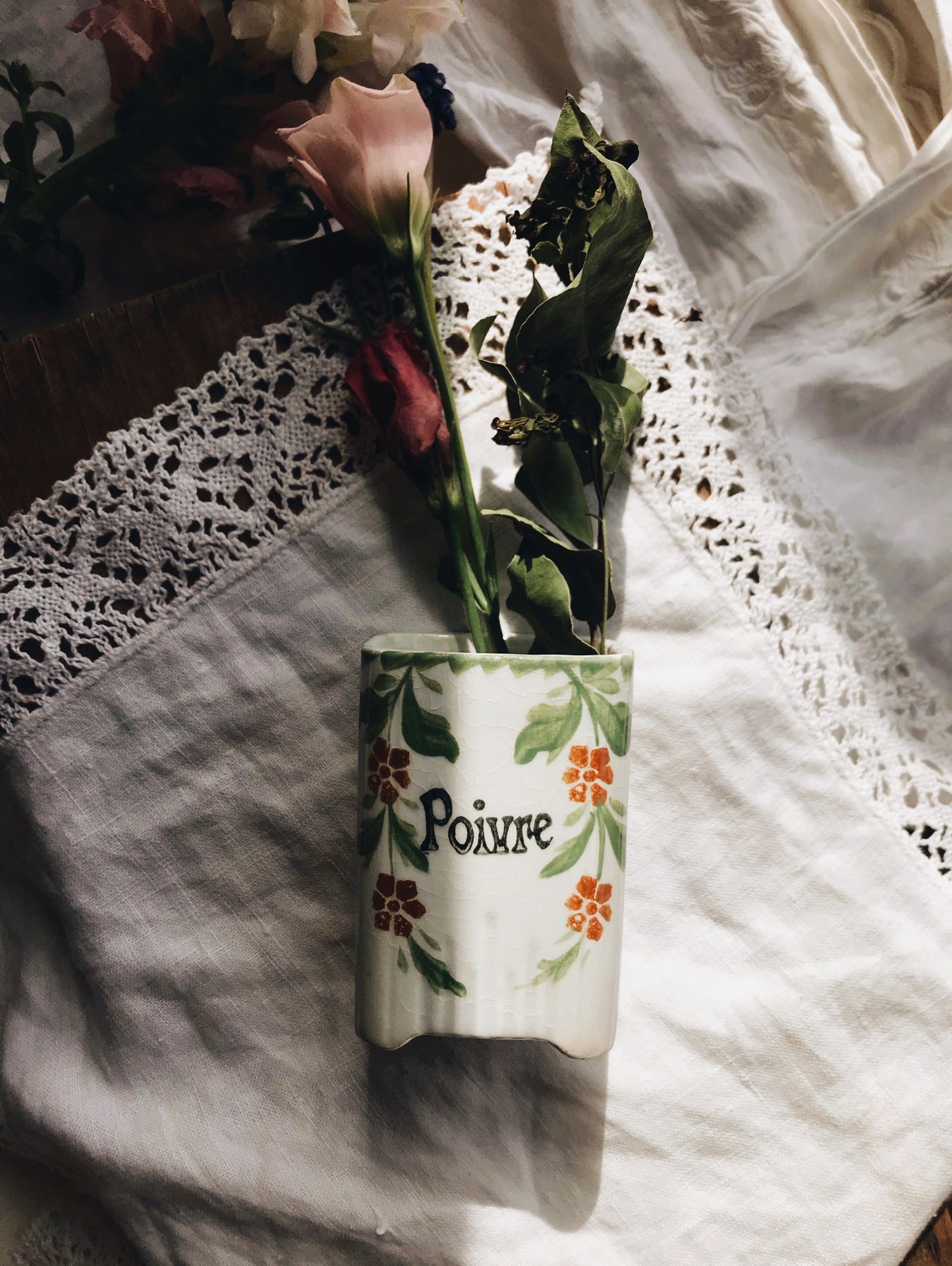 French vintage Poivre (pepper) Ceramic Floral Pot - Stone & Sage 