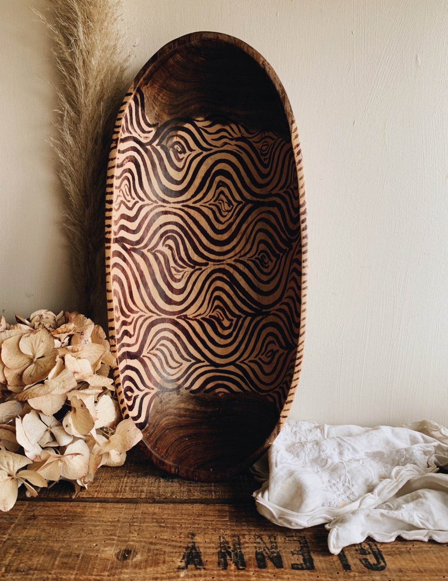 Large Rustic Wooden Decorative Dish (UK SHIPPING ONLY)