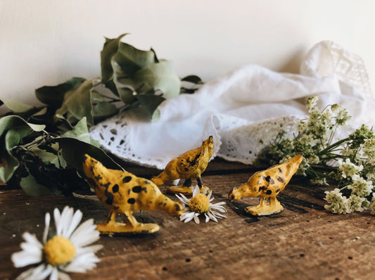 Vintage Yellow Pecking Chicks - Stone & Sage 