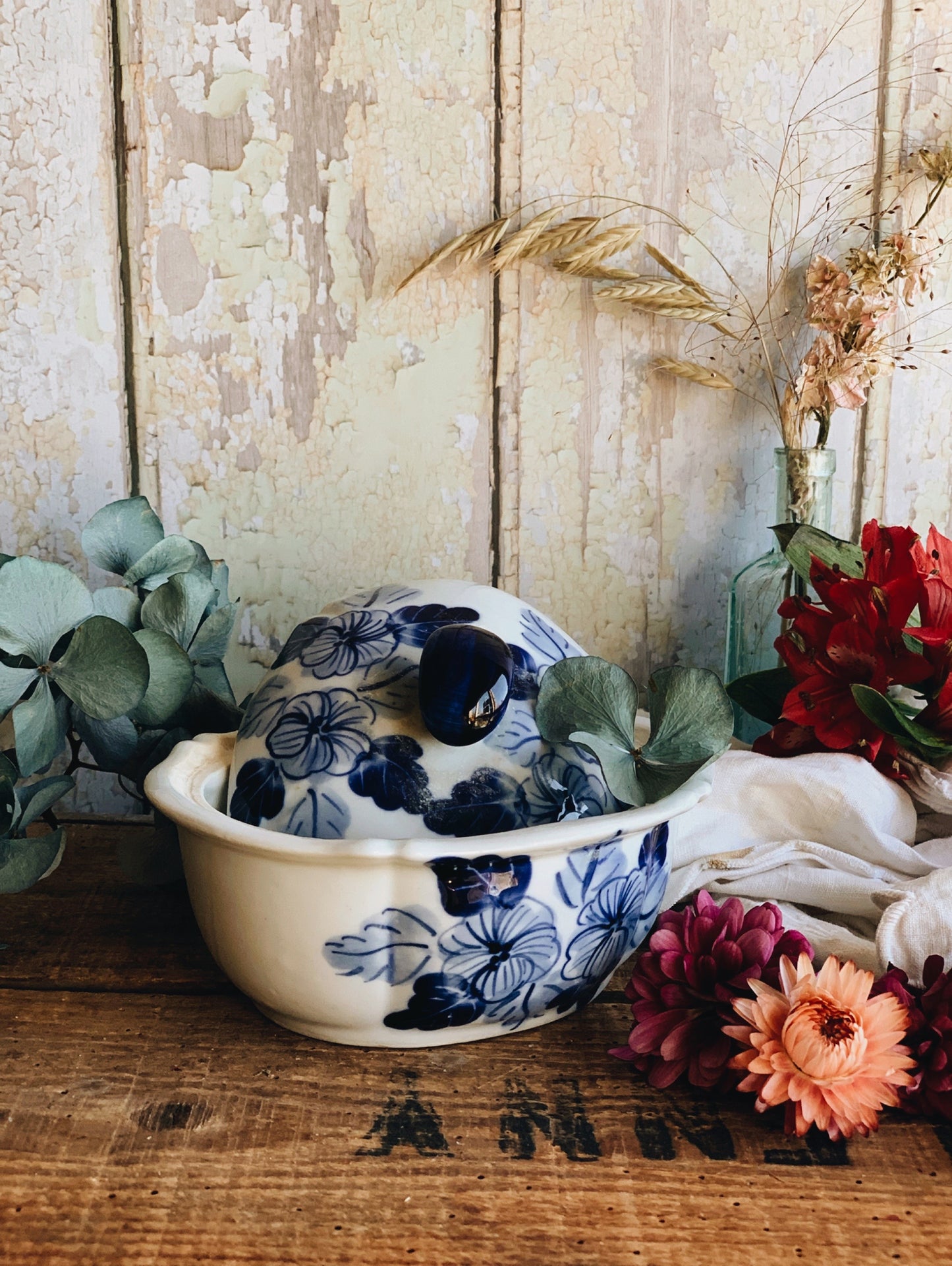 Vintage Hand~painted Eastern Blue & White Botanical Dish