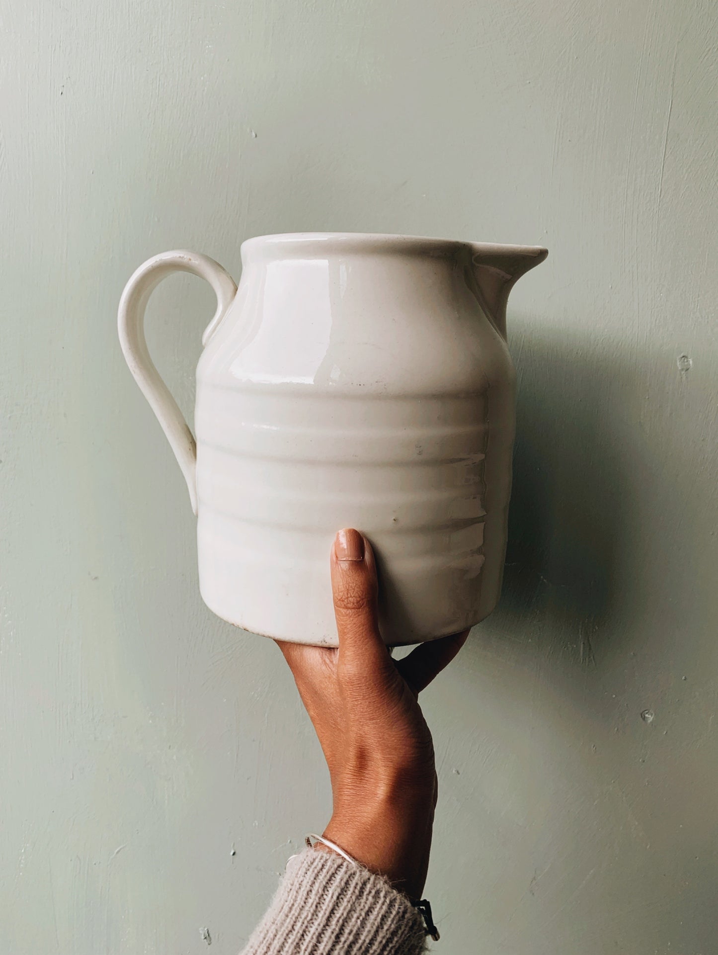 Large Vintage White Vase / Jug (UK SHIPPING ONLY)