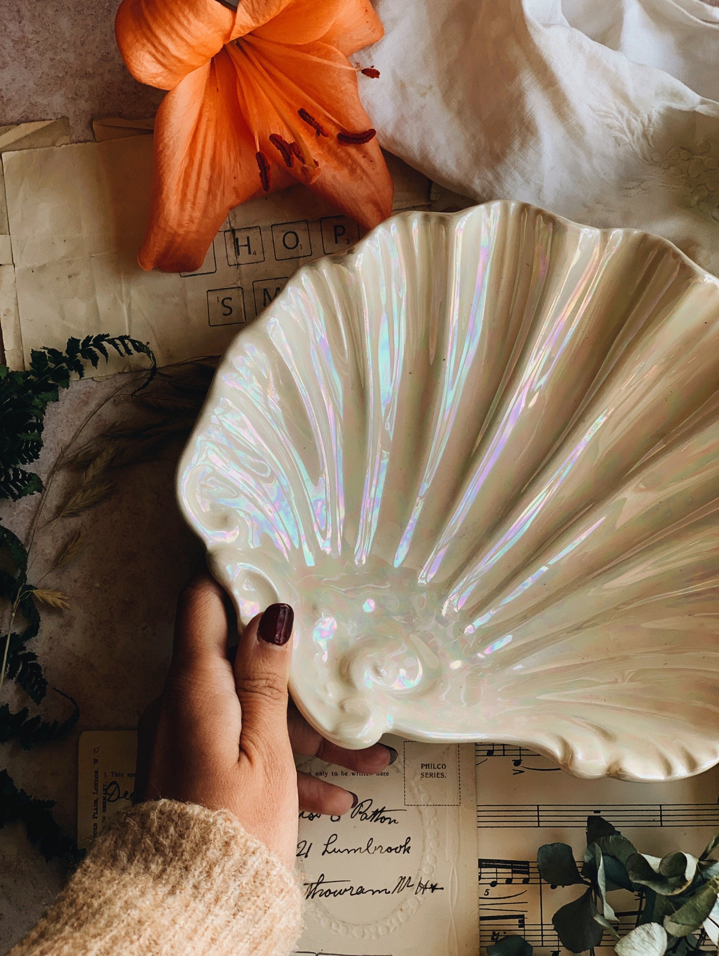 Vintage Shell Dish (iridescent glaze)