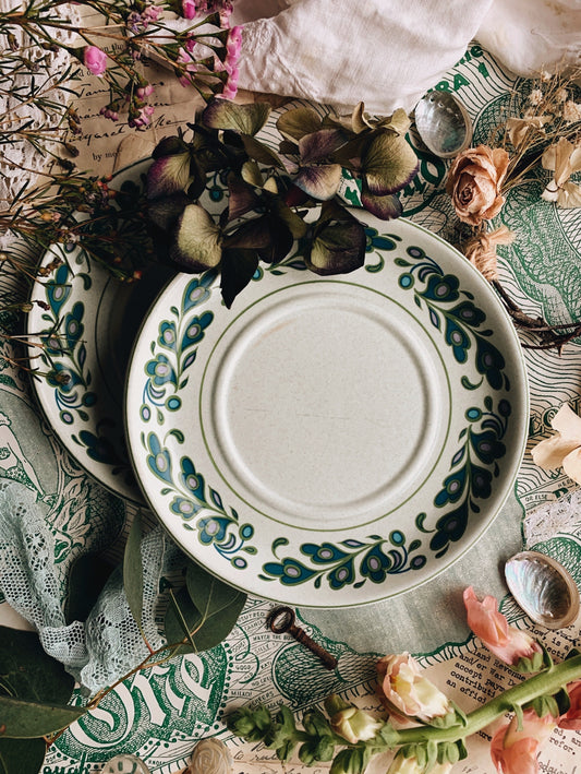 Vintage Midwinter Saucer Plates (four available sold separately)