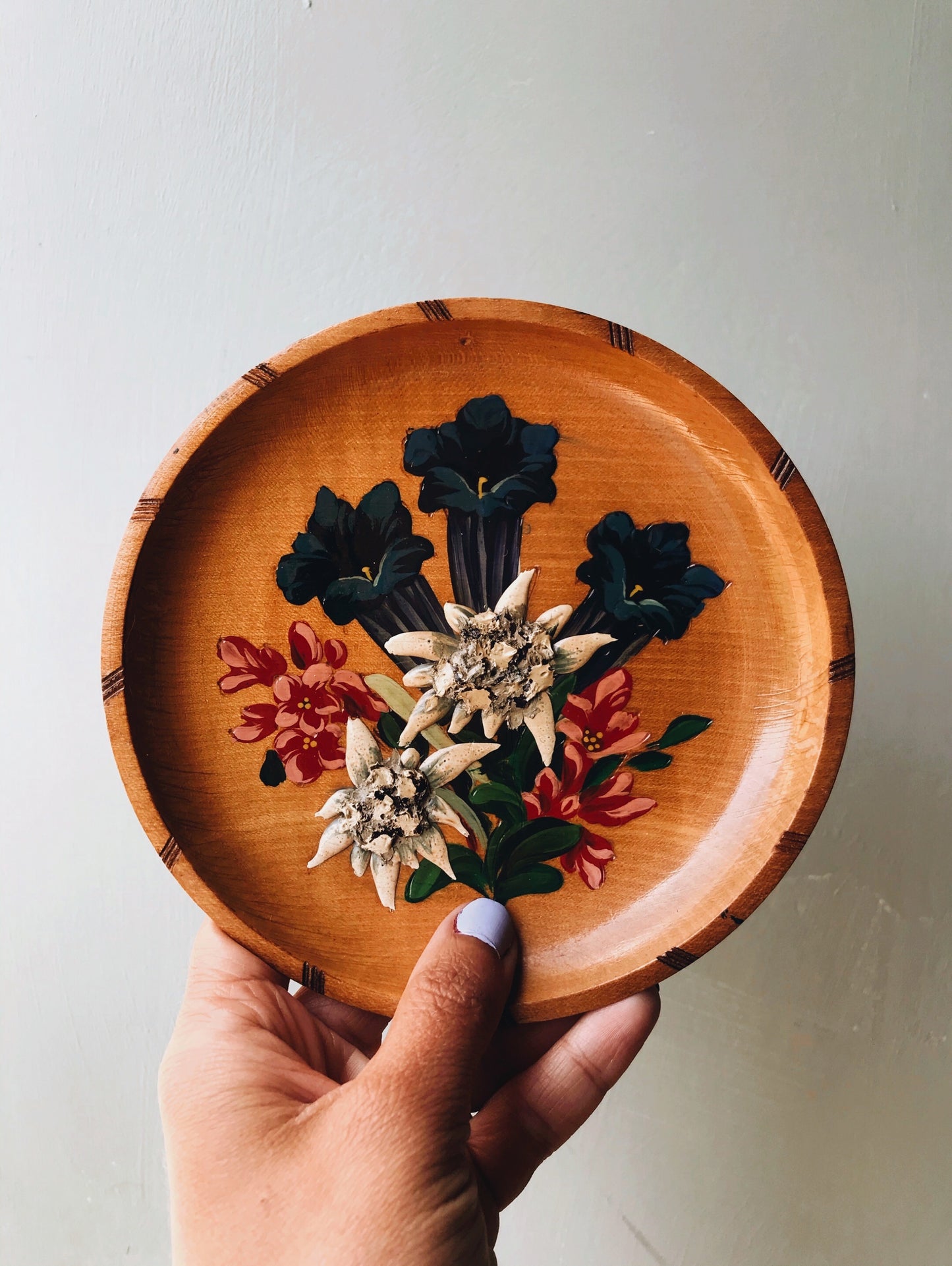 Hand~painted Floral Wooden Dish (artwork hanging)