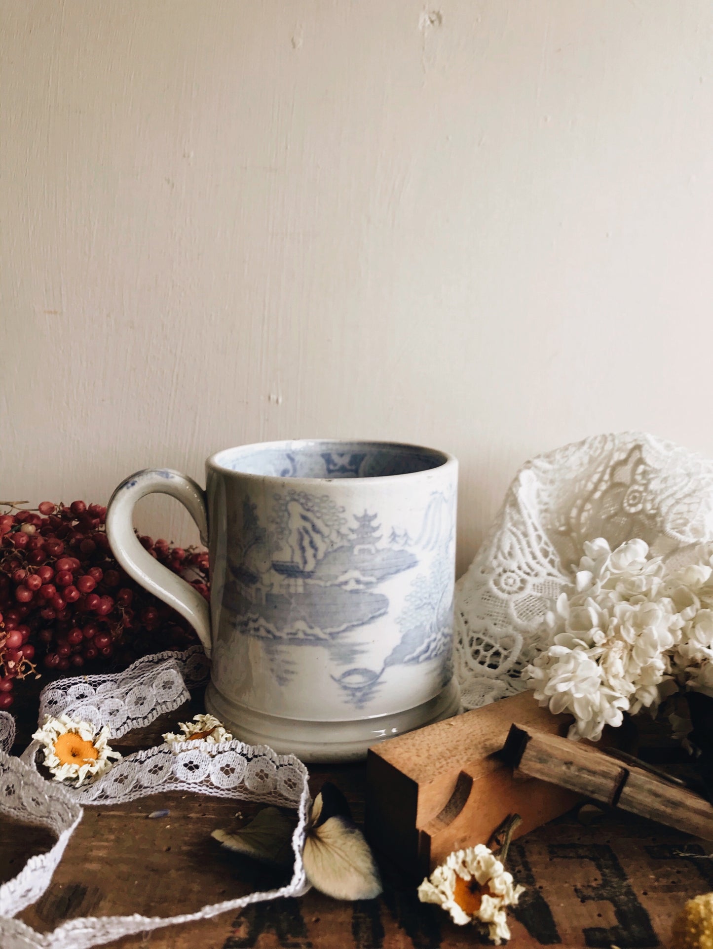 Antique Ceramic Blue and White Decorative / Narrative Mug