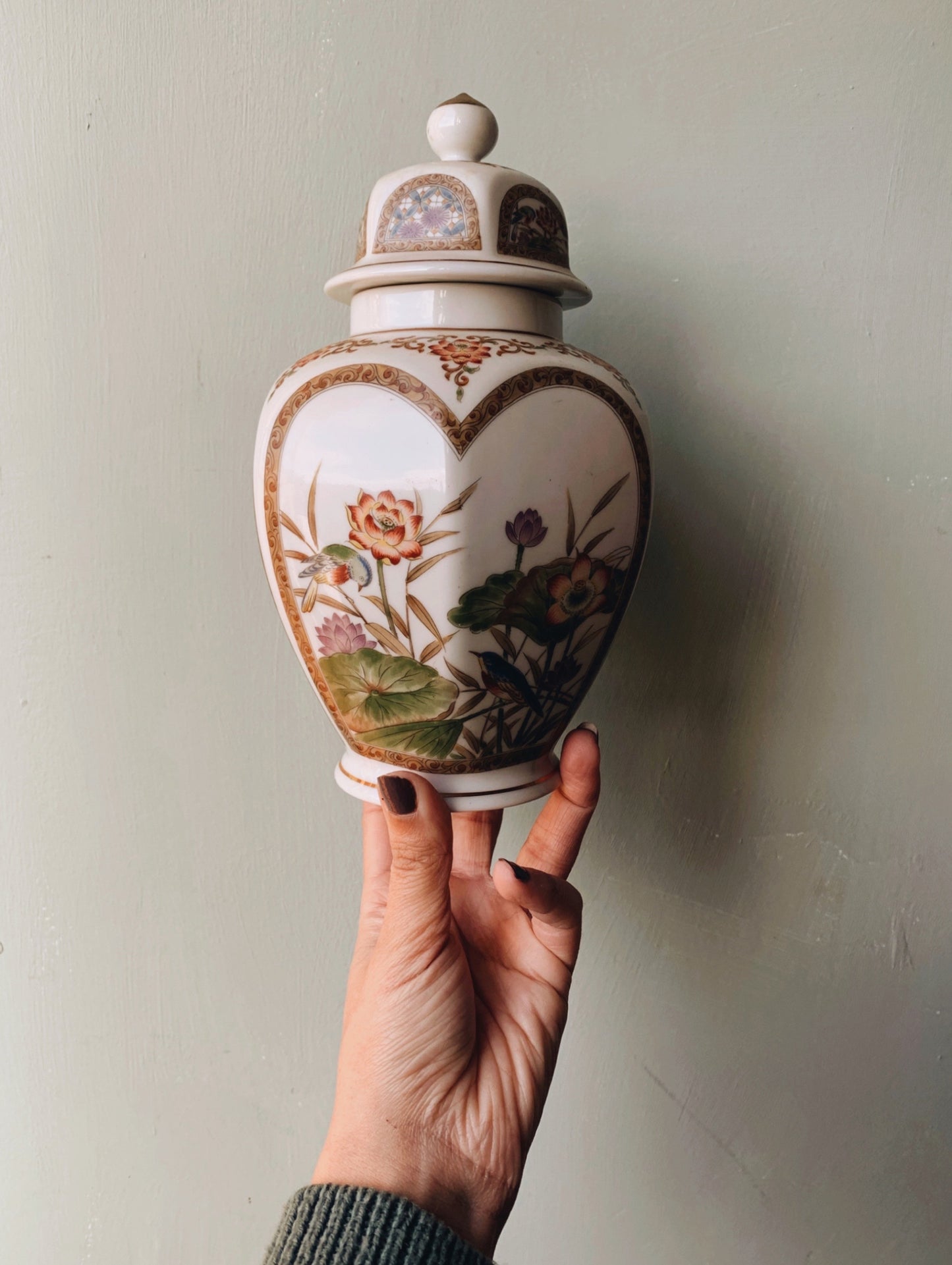 Large Vintage Oriental Birds & Florals Ginger Jar with Top
