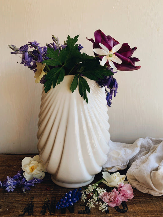 Vintage Art Deco Shell Scalloped Vase