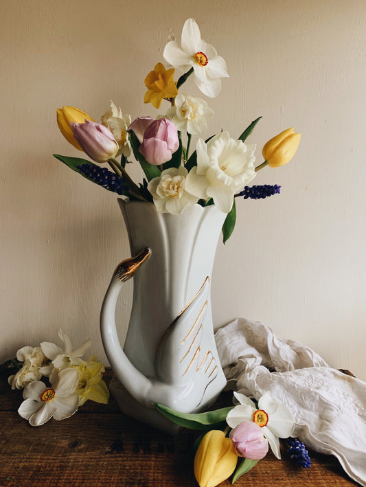 Large Vintage Swan Vase (UK SHIPPING ONLY DUE TO SIZE)