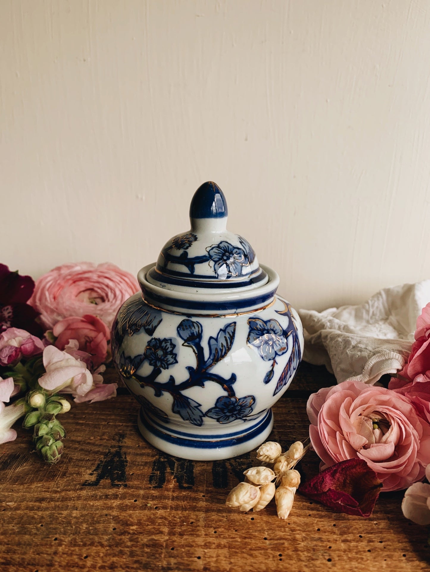 Vintage Oriental Blue & White Floral Ginger Jar with Gilt Detailing