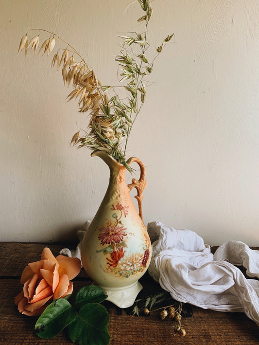 Vintage Dahlia Rocco Vase