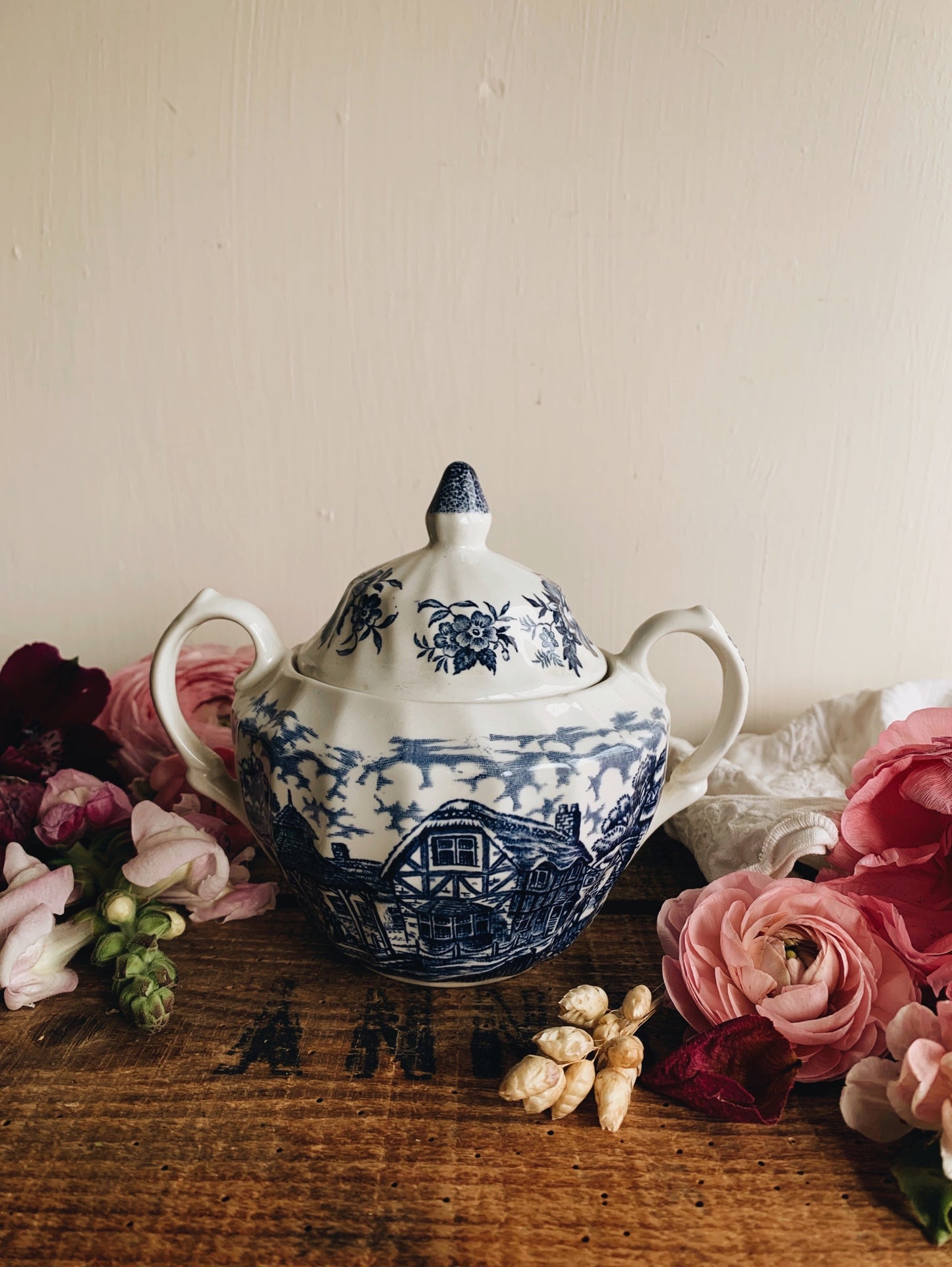 Antique Merrie Olde Blue & White Ironstone Narrative Pot (sugar pot)