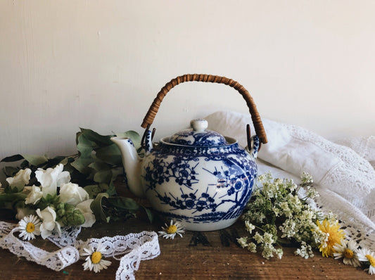 Vintage Oriental Teapot - Stone & Sage 