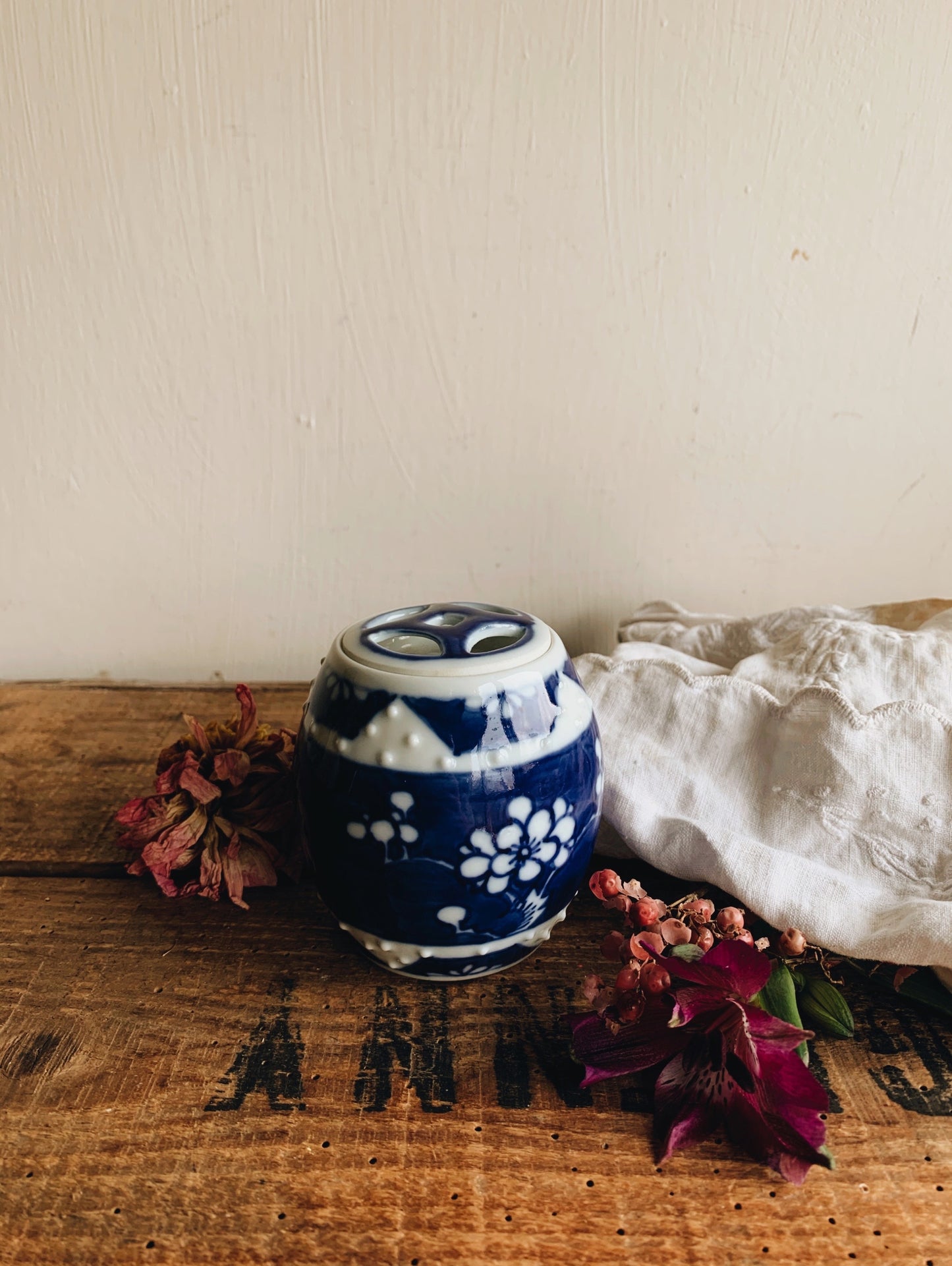 Vintage Floral Oriental Pot