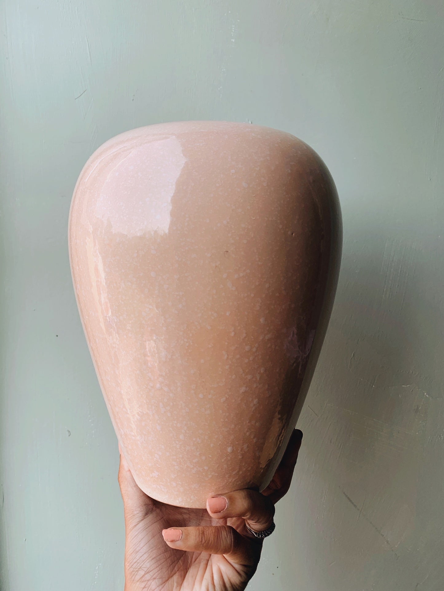 Large Vintage Peach (pink) Ceramic Vase (UK delivery only)