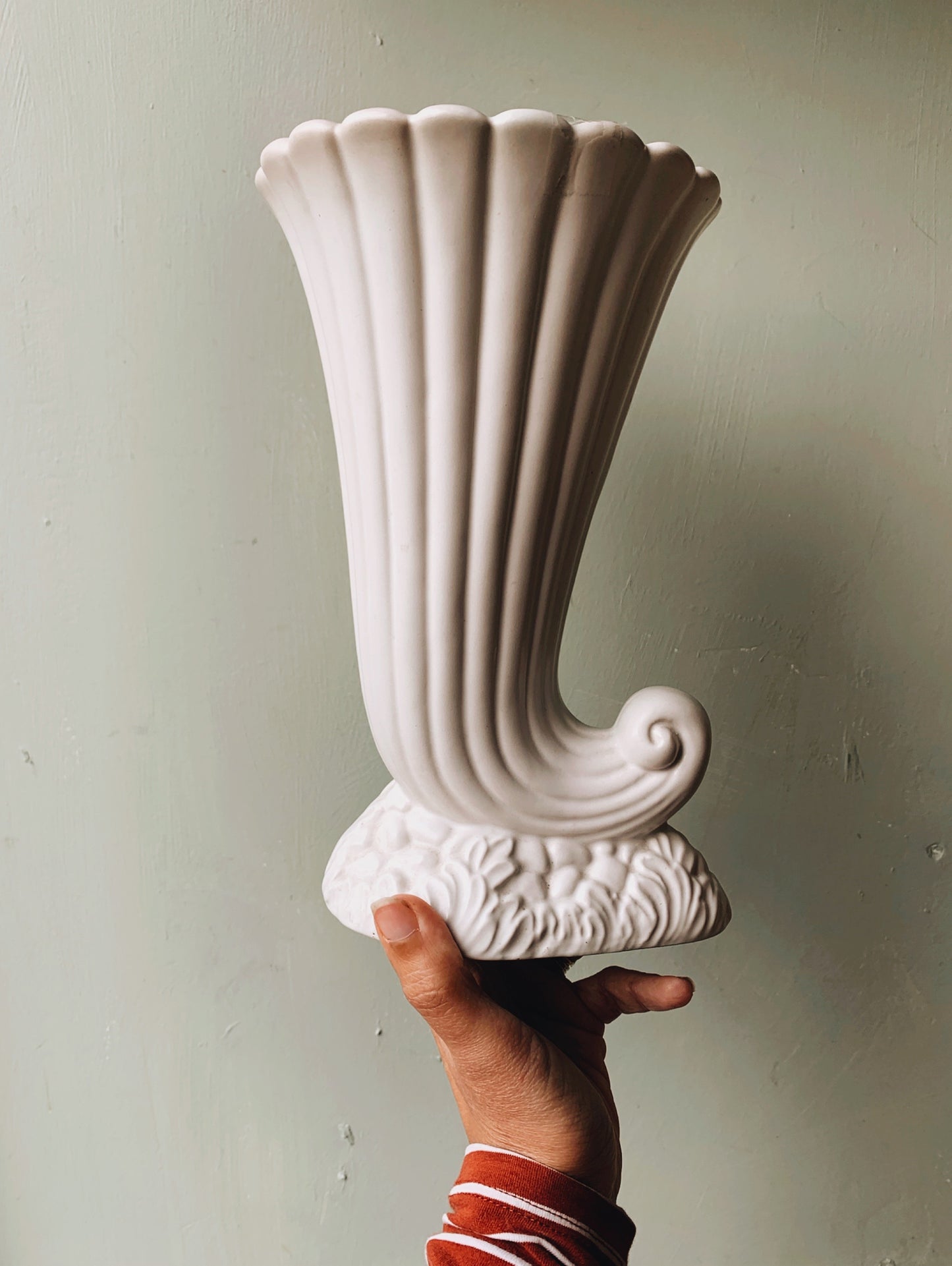 Vintage White Dartmouth Shell Vase