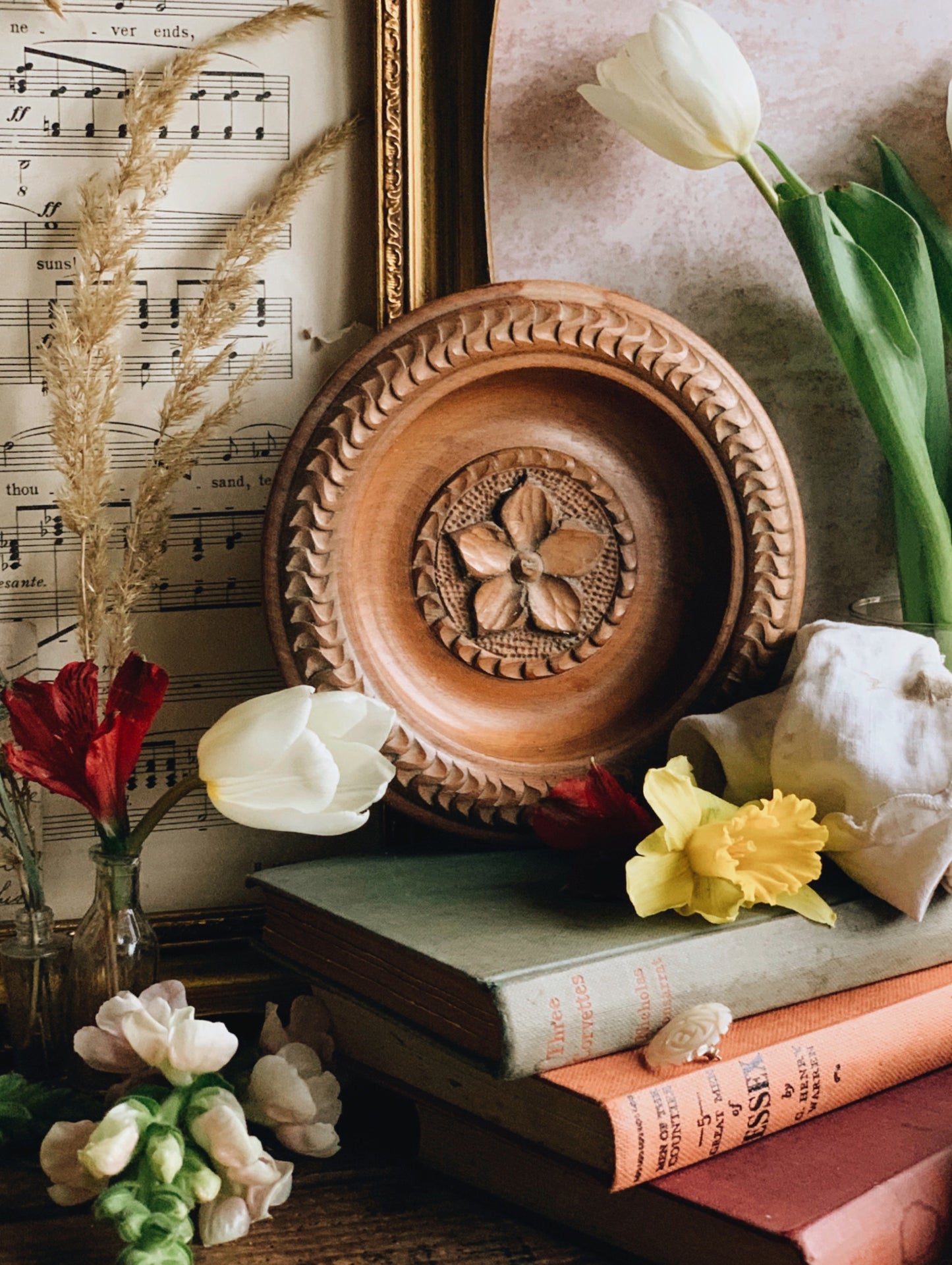 Vintage Wooden Hand~carved Botanica Floral Wall Motif / Dish