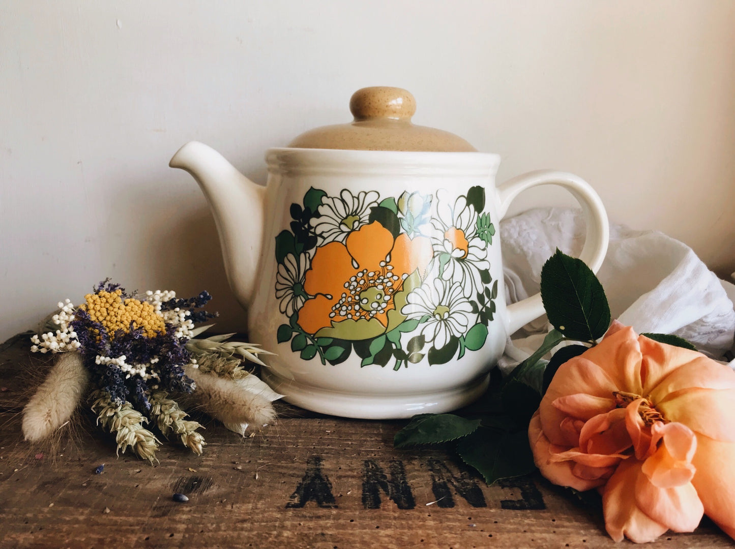Retro Sadler Floral Teapot