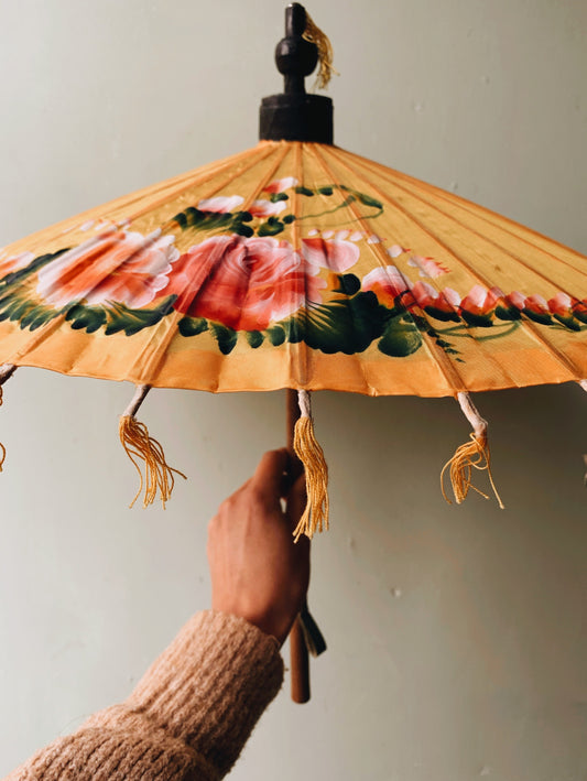 Vintage Oriental Wooden & Fabric Umbrella (UK SHIPPING ONLY)