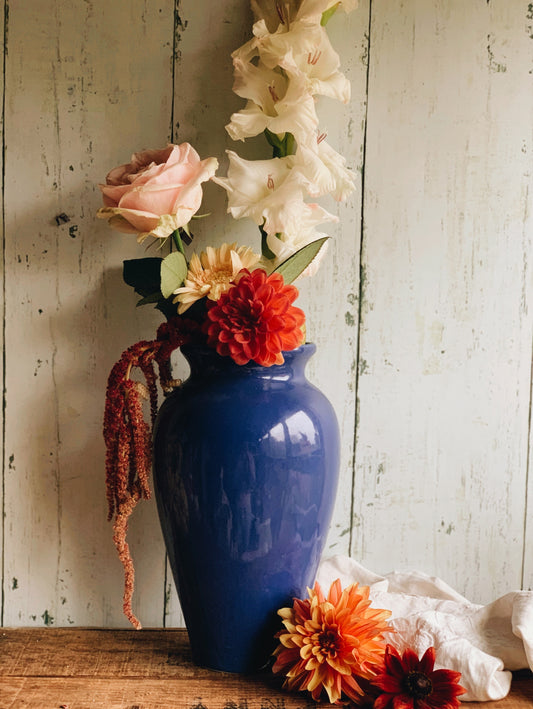 Large Vintage Cornflower Blue Ceramic Vase (UK SHIPPING ONLY)