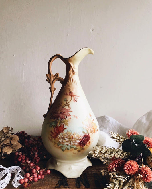 Vintage Dahlia Rocco Vase