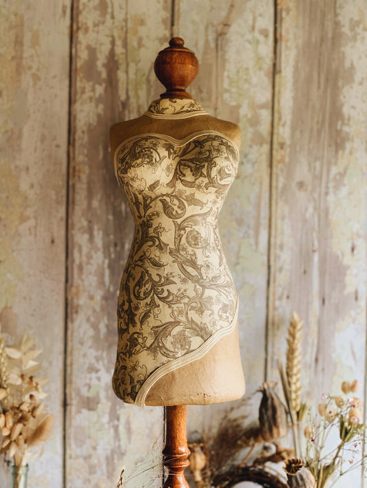 Vintage Bodice Decorative Mannequin (UK SHIPPING ONLY)