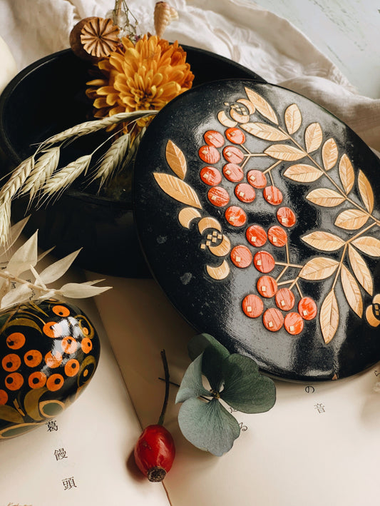 Rustic Berry & Botanica Pot