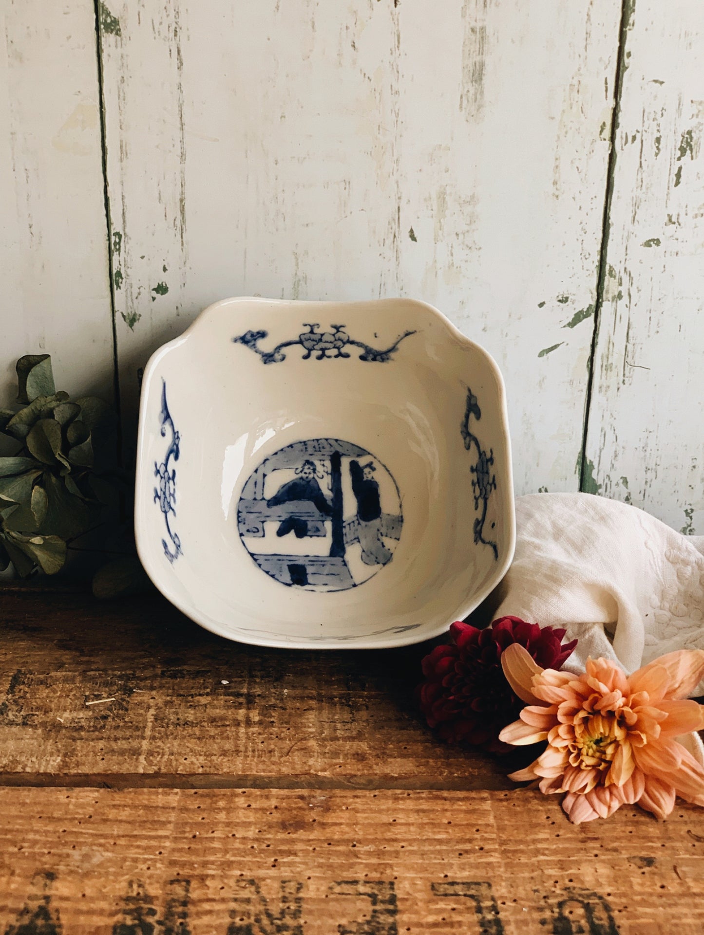 Vintage Hand~painted Oriental Narrative Bowl