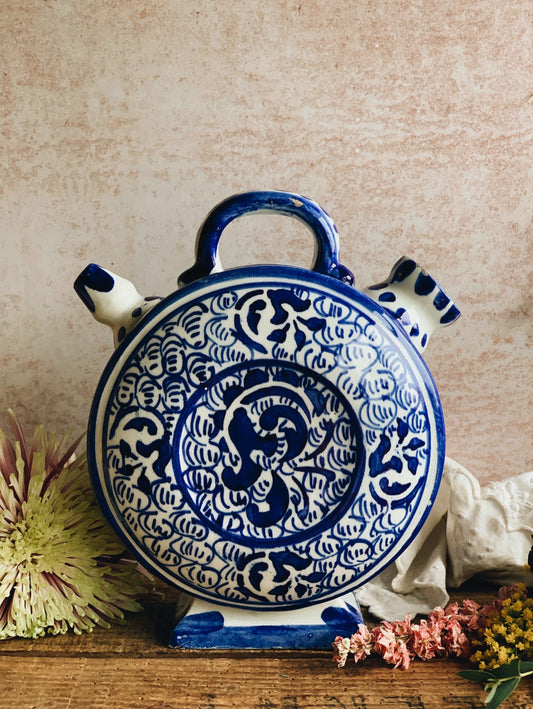 Antique Blue & White Porcelain Oriental Decorative Circle Pot (water pot or flask)