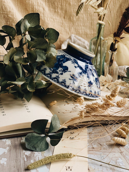 Vintage Oriental Narrative Dish