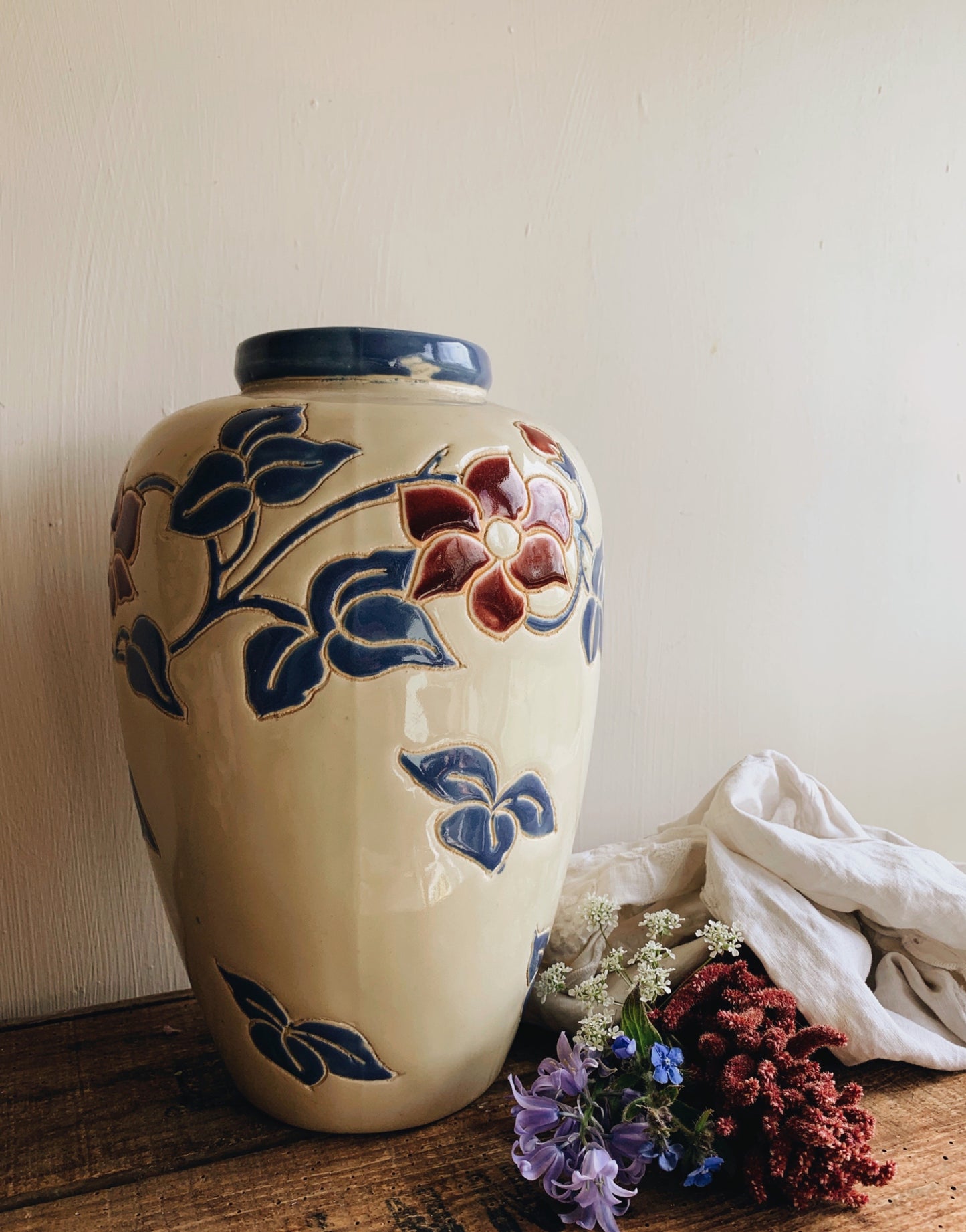 Large Vintage Floral Vase (UK SHIPPING ONLY VERY HEAVY)